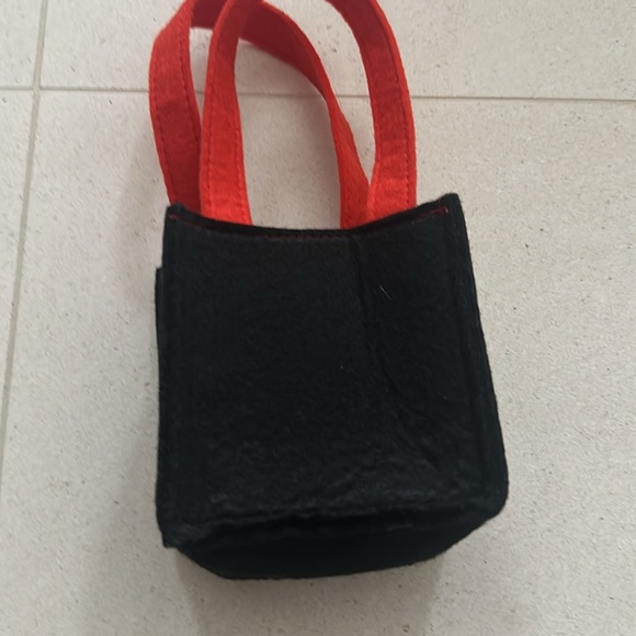 Cute Laura Secord felt mini bag. - Picture 2 of 2